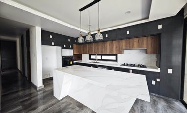CASA EN VENTA PUERTA GRANDE BOSQUE ESMERALDA ATIZAPAN