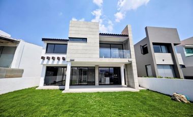 CASA EN VENTA PUERTA GRANDE BOSQUE ESMERALDA ATIZAPAN