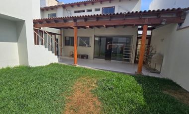 Linda Casa 363 m² *REMODELADA* en La Urb. El Remanso - La Molina