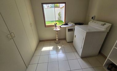 Linda Casa 363 m² *REMODELADA* en La Urb. El Remanso - La Molina