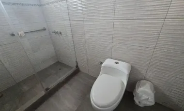 Linda Casa 363 m² *REMODELADA* en La Urb. El Remanso - La Molina