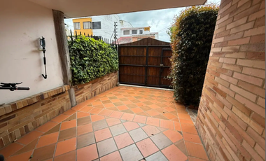 VENDO CASA BARRIO CEDROS CHIA