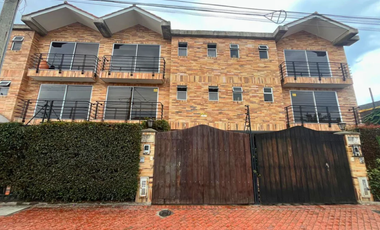 VENDO CASA BARRIO CEDROS CHIA