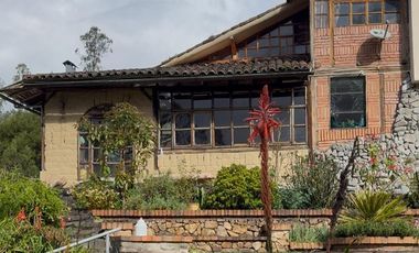 Finca con Casa Rústica  en  Santa Ana – A Solo 45 Minutos de Cuenca Azuay