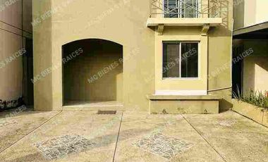 CASA 2 plantas METROPOLIS 2 NO MASCOTAS