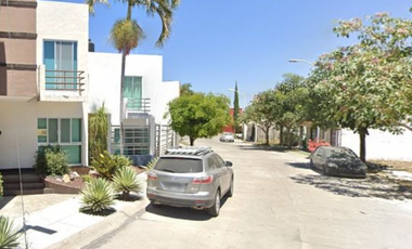 Casa en excelentes condiciones en remate bancario