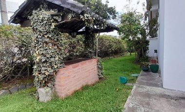 Rento casa independiente en Capelo. Valle de Los Chillos