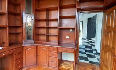 Rento casa independiente en Capelo. Valle de Los Chillos