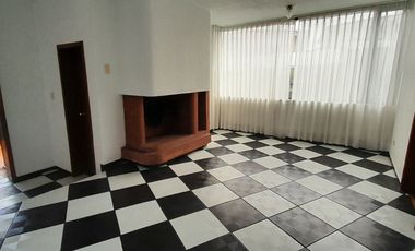 Rento casa independiente en Capelo. Valle de Los Chillos