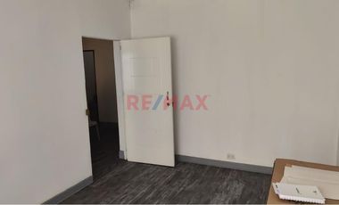 Alquiler Oficina Local Almacén En Cercado De Lima – Av. Arica 120 M²