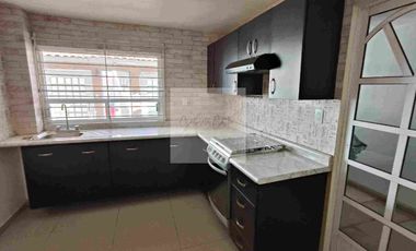 Amplia casa en excelente ubicación en Parque Residencial Coacalco