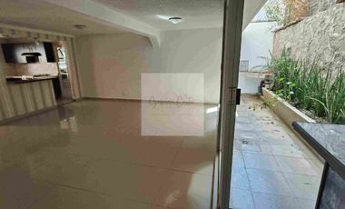 Amplia casa en excelente ubicación en Parque Residencial Coacalco