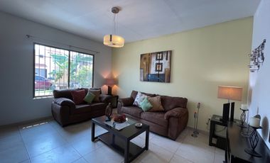 Casa en venta. Fracc. Puerta Magna, Zona Country, Villahermosa Tabasco.