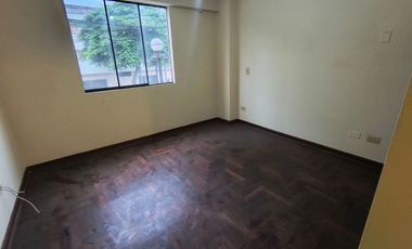 VENTA DE AMPLIO DEPARTAMENTO EN CHORRILLOS