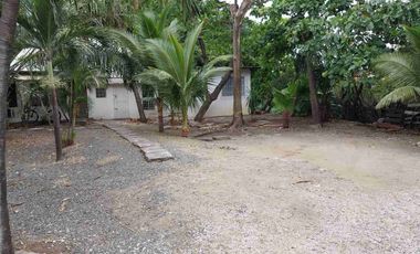 Casa con amplio terreno de 1000 M2 ideal clínica y oficinas