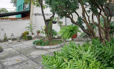 Casa con amplio terreno de 1000 M2 ideal clínica y oficinas