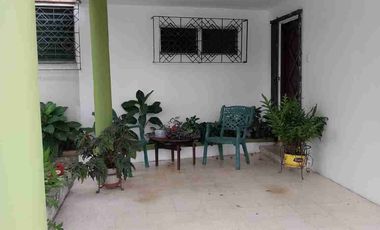 Casa con amplio terreno de 1000 M2 ideal clínica y oficinas