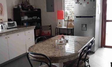 Casa con amplio terreno de 1000 M2 ideal clínica y oficinas