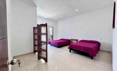 CASA EN RENTA CON ALBERCA Y JARDÍN PROPIO