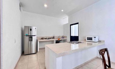CASA EN RENTA CON ALBERCA Y JARDÍN PROPIO