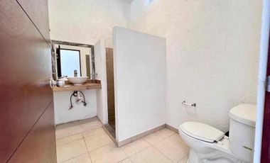 CASA EN RENTA CON ALBERCA Y JARDÍN PROPIO