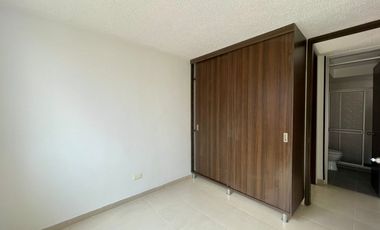 SE VENDE apartamento en CUARTO PISO con balcón ubicado en el Conjunto Caminos de San Rafael.