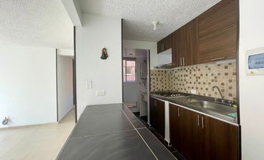 SE VENDE apartamento en CUARTO PISO con balcón ubicado en el Conjunto Caminos de San Rafael.