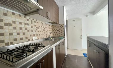 SE VENDE apartamento en CUARTO PISO con balcón ubicado en el Conjunto Caminos de San Rafael.