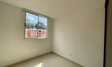 SE VENDE apartamento en CUARTO PISO con balcón ubicado en el Conjunto Caminos de San Rafael.