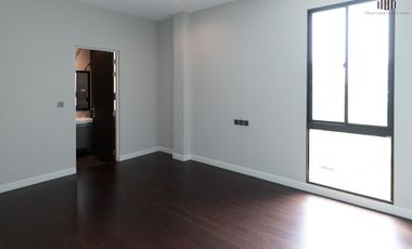 Selling at a Loss! Units at this price are no longer available!! 5BR 6BA 3-Storey House for SALE at The Gentry Cultivar Rama 9