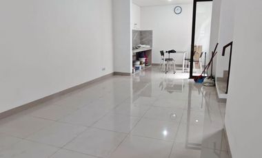Dijual Rumah Full Renov di Kolmas Regency Cimahi