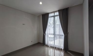 Dijual Rumah Full Renov di Kolmas Regency Cimahi