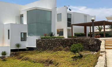 Venta hermosa casa sobre el mar en Playa Misterio