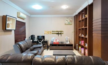 Jual Rumah Siap Huni Furnish di Komplek Cemara Asri - Medan