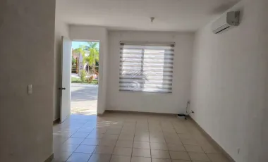 ¡Gran Oportunidad! Casa en Renta o Venta en Las Palmas!