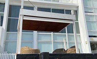 Venta casa en 1ra fila Playa Misterio