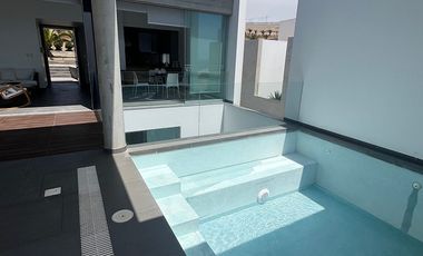 Lindisima casa en venta en acantilado en Playa Misterio