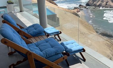 Lindisima casa en venta en acantilado en Playa Misterio