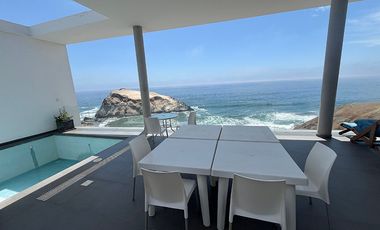 Lindisima casa en venta en acantilado en Playa Misterio