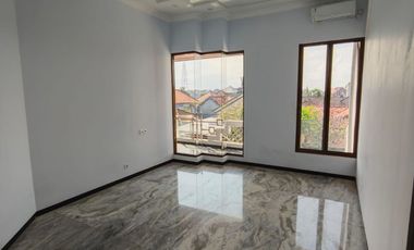 Dijual rumah mewah area denpasar barat