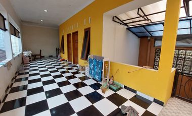 Rumah 6Kamar Siap huni mobil simpangan dekat PDAM Jajar laweyan Solo