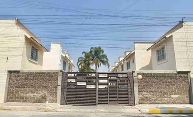 CASA EN VENTA ZONA COLEGIO HUMBOLDT.