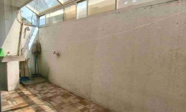 CASA EN VENTA ZONA COLEGIO HUMBOLDT.