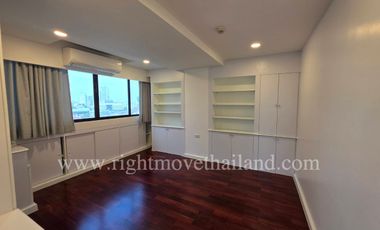 Spacious 2-bedroom unit at Supalai Sukhumvit 39