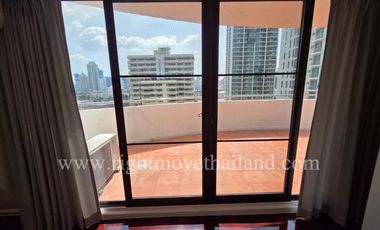 Spacious 2-bedroom unit at Supalai Sukhumvit 39