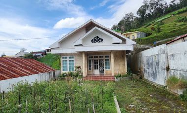 DIJUAL VILLA MURAH DEKAT BUMI PERKEMAHAN SEKIPAN TAWANGMANGU
