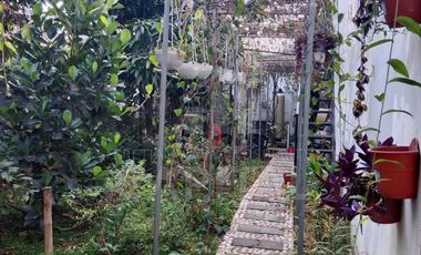 RUMAH FULLY FURNISHED DENGAN LOKASI STRATEGIS DI ARCAMANIK BANDUNG