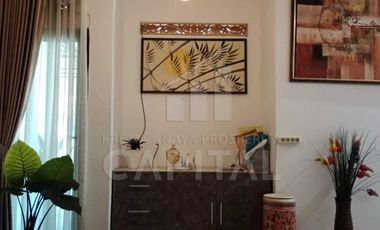 RUMAH FULLY FURNISHED DENGAN LOKASI STRATEGIS DI ARCAMANIK BANDUNG
