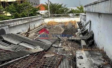Ruko Terletak di Pusat Kota Kediri Pinggil Jalan Area Perdagangan Dekat Alun-Alun