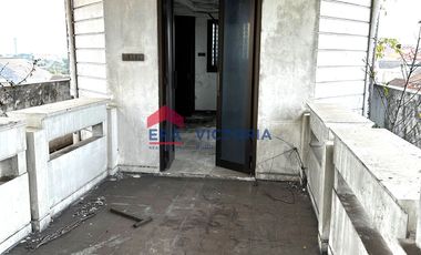 Ruko Terletak di Pusat Kota Kediri Pinggil Jalan Area Perdagangan Dekat Alun-Alun